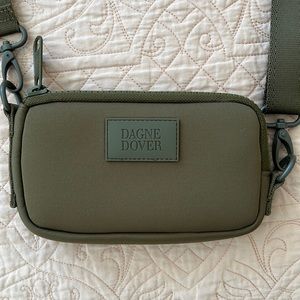 Dagne Dover crossbody / Fanny pack - great for travel!!